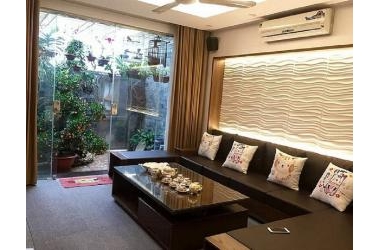 Phân Lô, ÔTÔ tránh, Phố Vip Bán nhà Trần Quốc Hoàn 55m2 x 7.45 tỷ